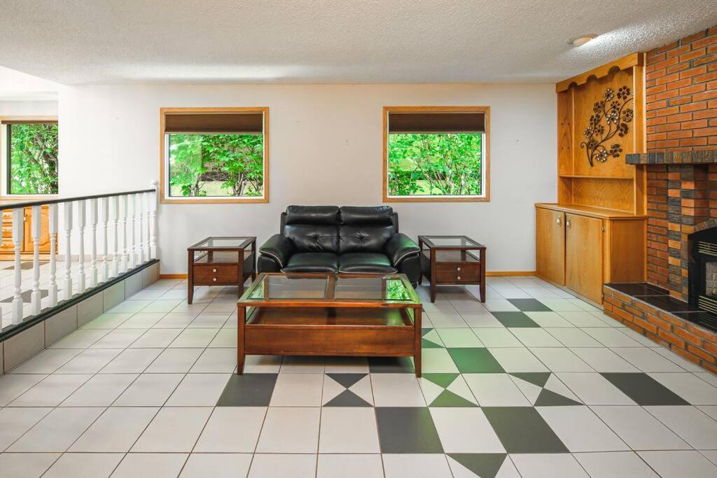 3br2ba Dbl Garage Fenced Yard Near Downtown And Pet Ok Apartment *